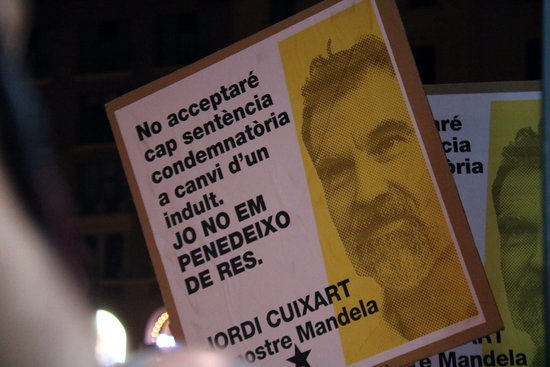 A sign in support of Cuixart at a demonstration for the release of him and Jordi Sànchez on October 16 2018 (by Miquel Codolar)
